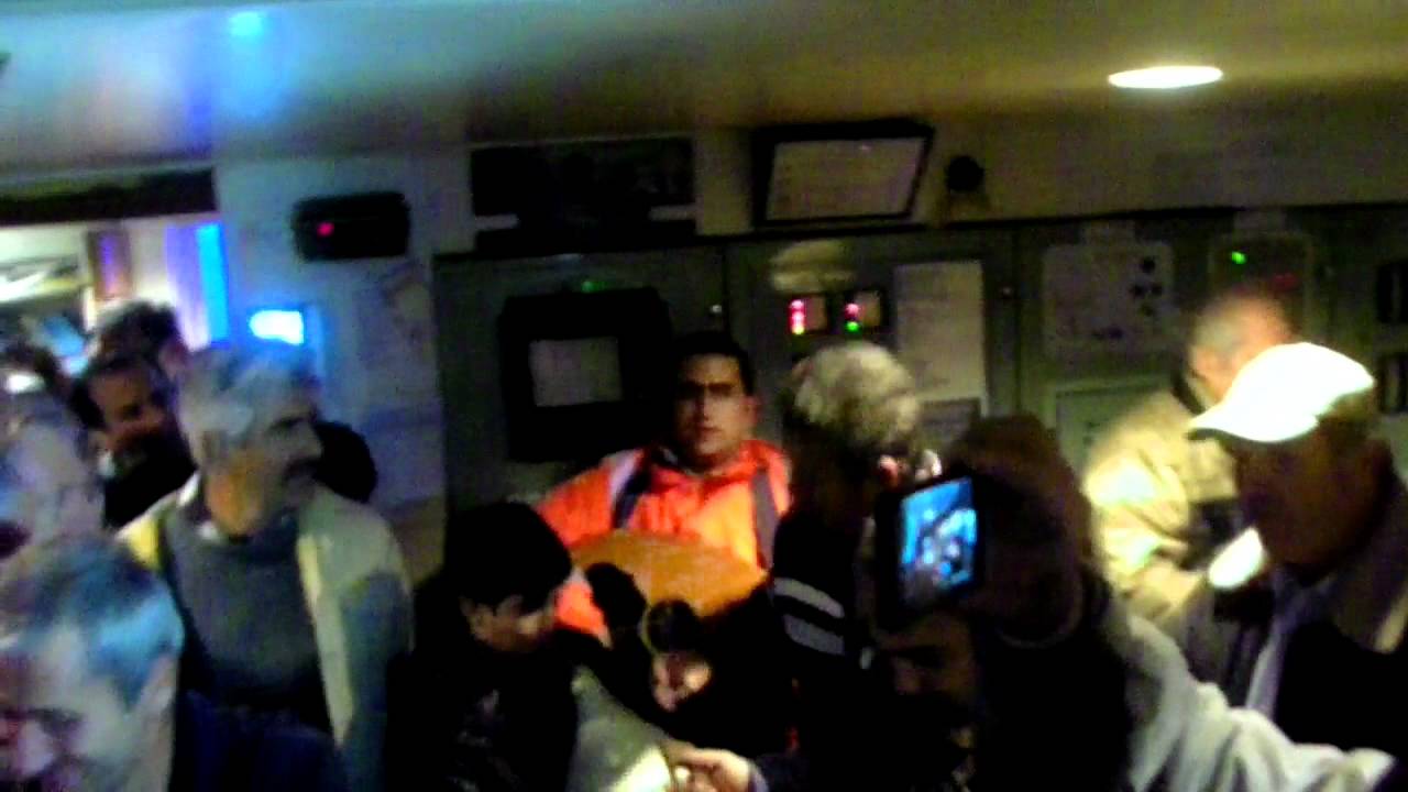 1/1/2012:Κάλαντα στη γέφυρα του ''ΠΡΕΒΕΛΗΣ''