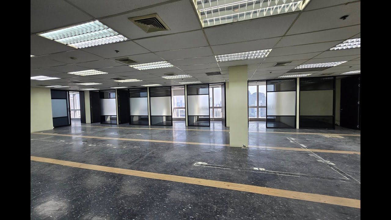 318 sqm office space for rent in Asoke