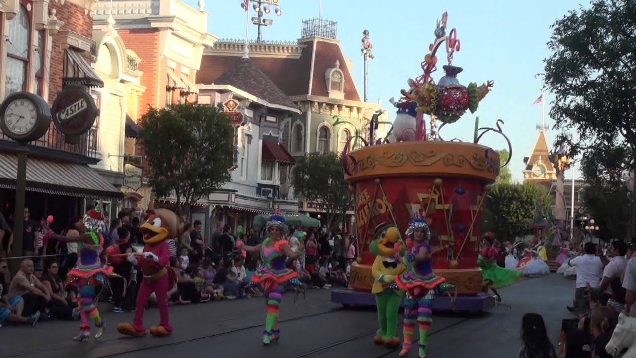 Mickey's Soundsational Parade 2013