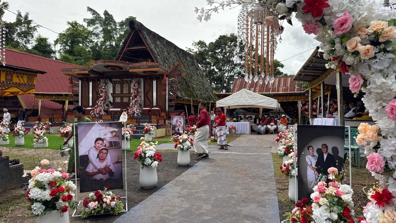 Pernikahan Willyam Ratu, S.Kom dengan Jeaneth Bintang Danduru, S.T  di Tongkonan Layuk Banua Sendana