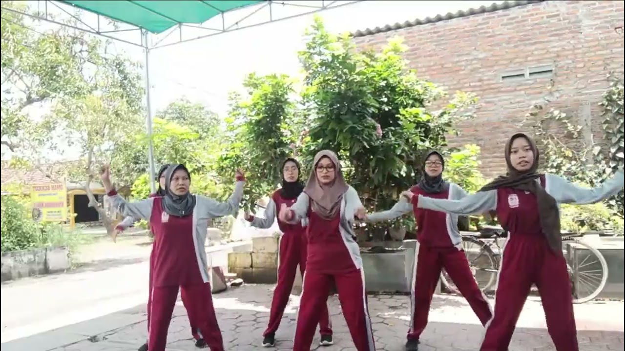 Senam Irama Kelompok 4 - Tugas PJOK XII AKL 1 | SMK Antartika 2 Sidoarjo (2026) 