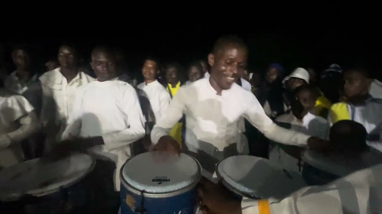 SINGING IN CHERUBIM AND SERAPHIM TONE.   OLUWA DA INA PADA     OLORUN KERUBU