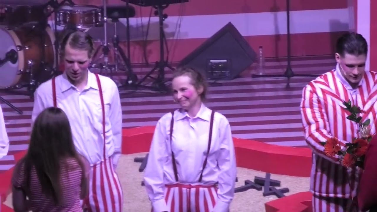 Teatr im. Juliusza Słowackiego w Krakowie. Lepper Będziemy wisieć albo siedzieć (oklaski i ukłony)
