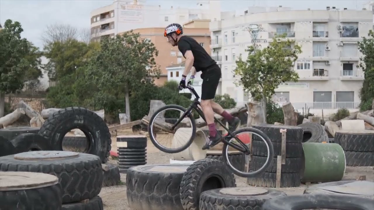 Charlie Rolls ( Cartagena Trial Competition )