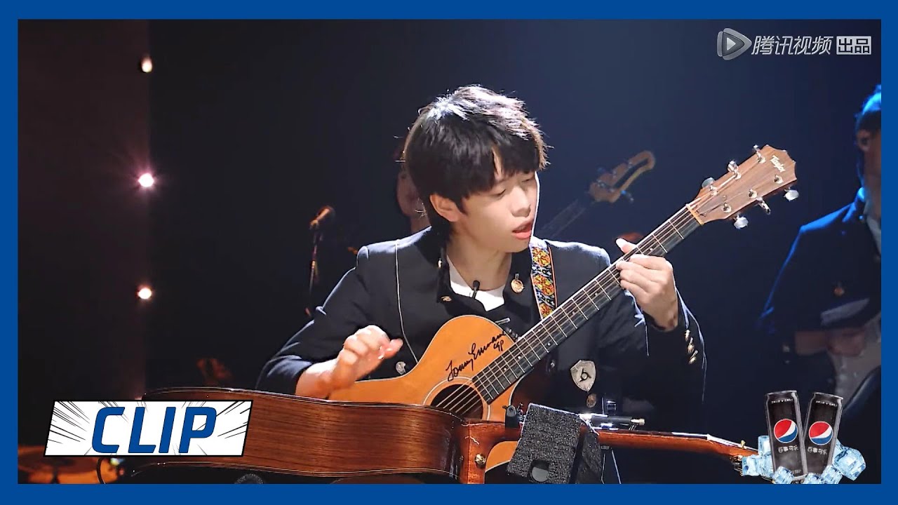 【明日之子SUPERBAND】同时弹两把吉他谁能做到？答：王江元