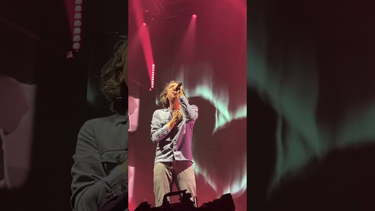 Snow Patrol - Gary speaking about Johnny McDaid & All - Belfast SSE Arena 28.02.2025