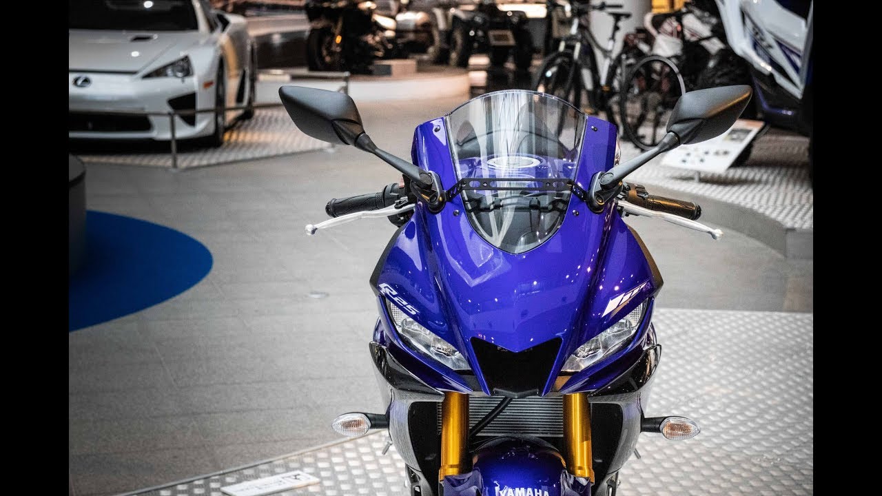 新型YZF-R25をじっくり観察してきました
