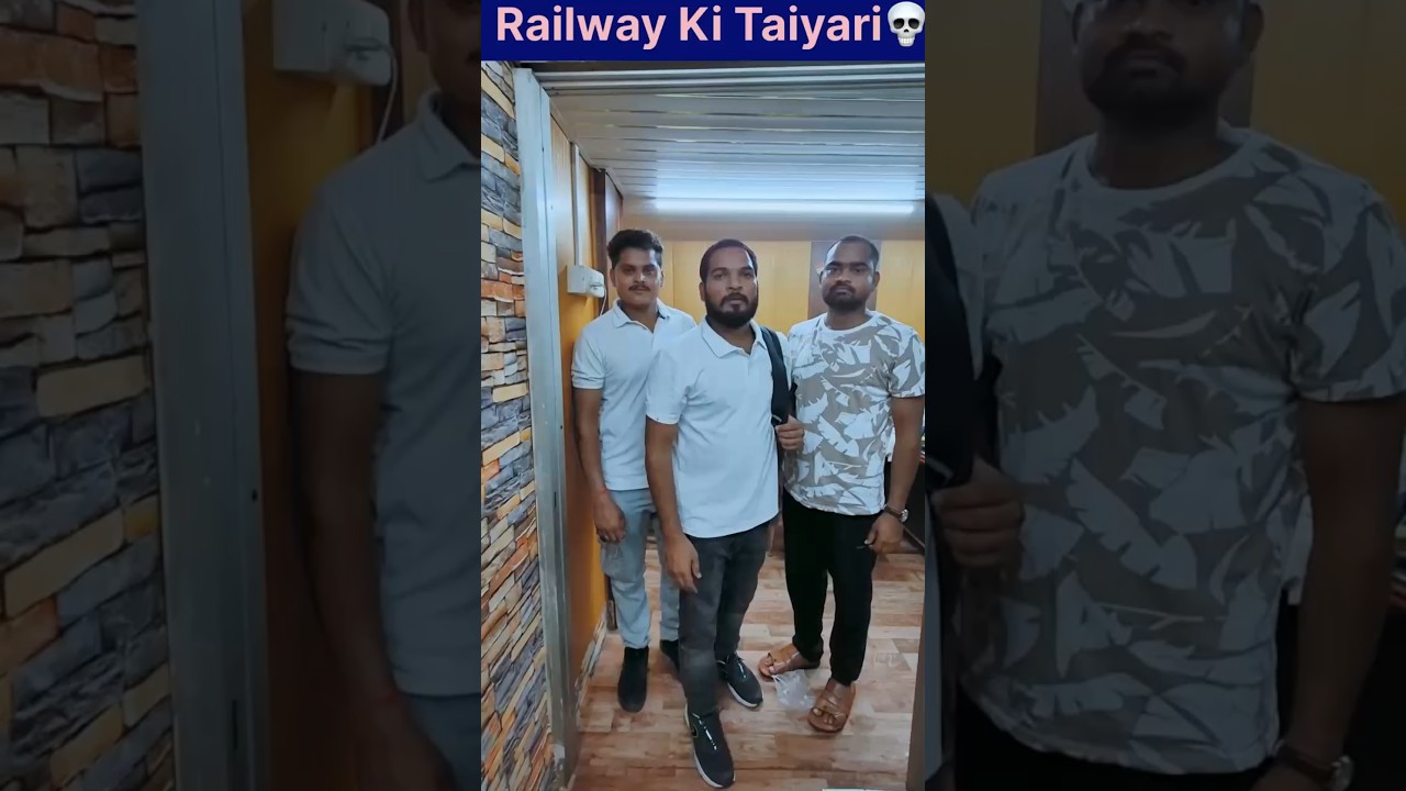 रेलवे की तैयारी 🤣🤣 #comedy #trending #youtubeshorts  #funny #viral #viralshorts #comedyfilms