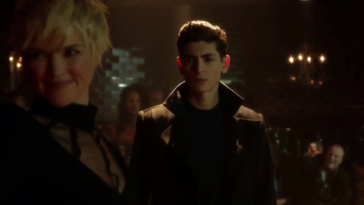 Bruce and Selina || Moondust (+5.11)