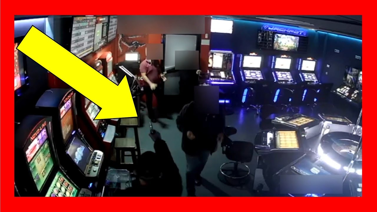 🚨Robaban con violencia e intimidación en SALONES DE JUEGO🎰de Málaga ❌Un menor, una mujer y un hombre