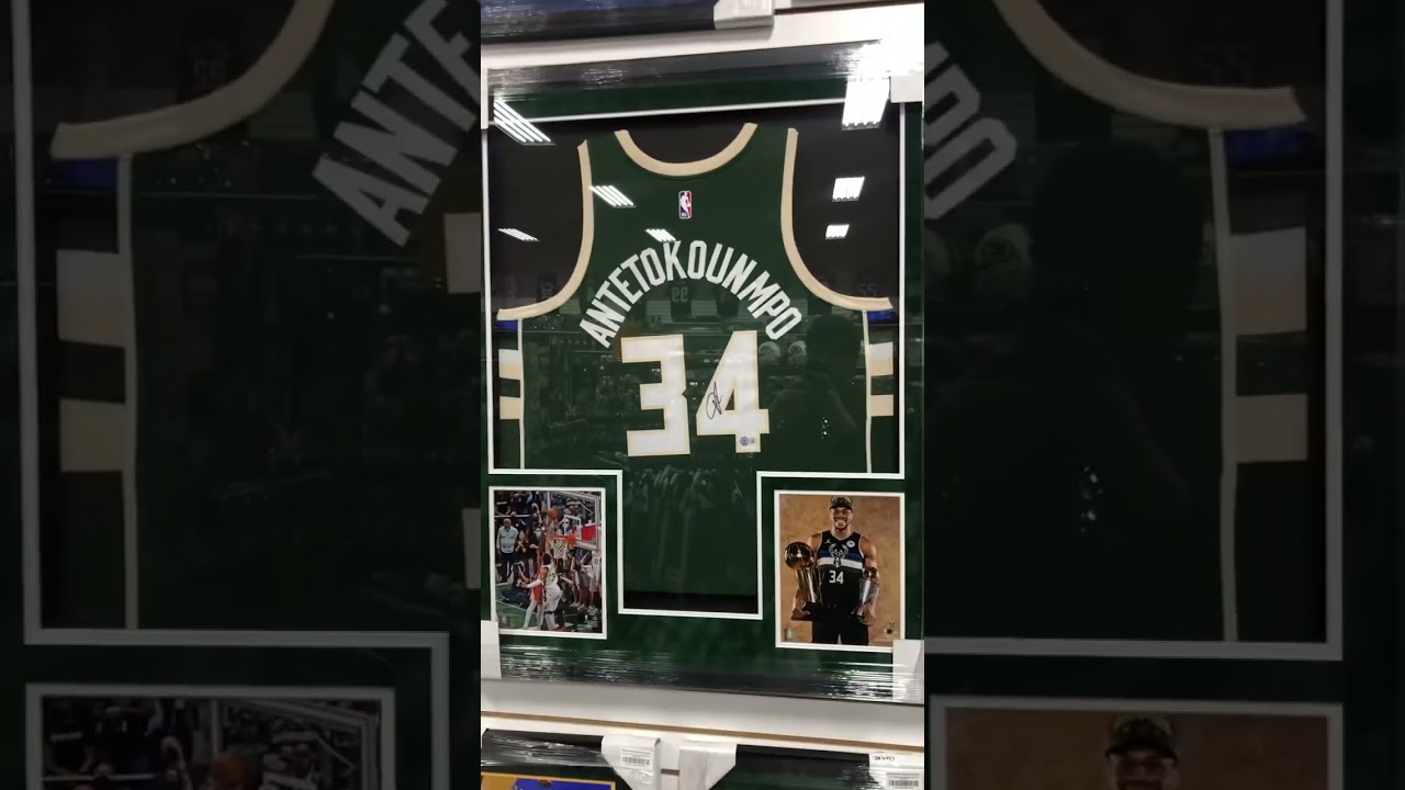 WAUKESHA SPORTS CARDS HAS THE BEST AUTOGRAPHED MEMORABILIA! CHECK IT OUT AS I TRAVEL THE USA!
