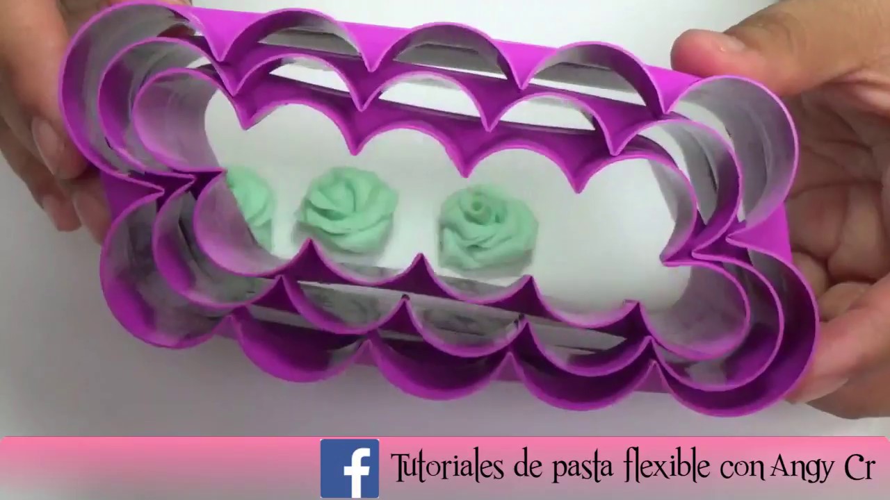 Rosa hecha con cortador en porcelana fría