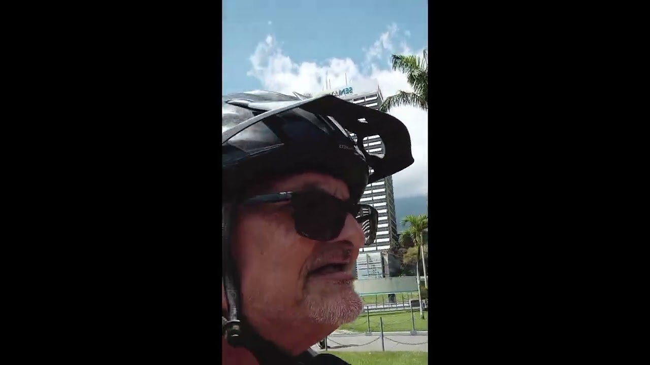 CICLO VIA En bicicleta por Caracas.