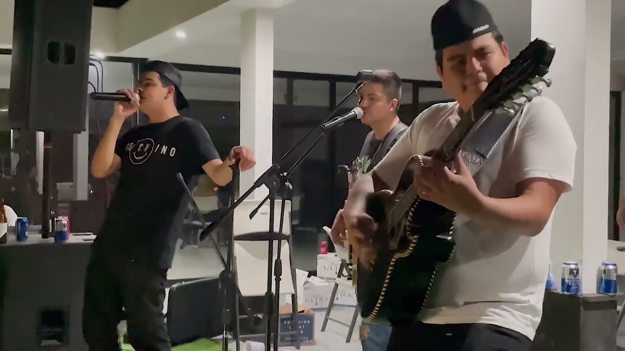 Los Juniors de Mexicali Ft. Panter Belico - El Güero Reyna (En Vivo 2022)
