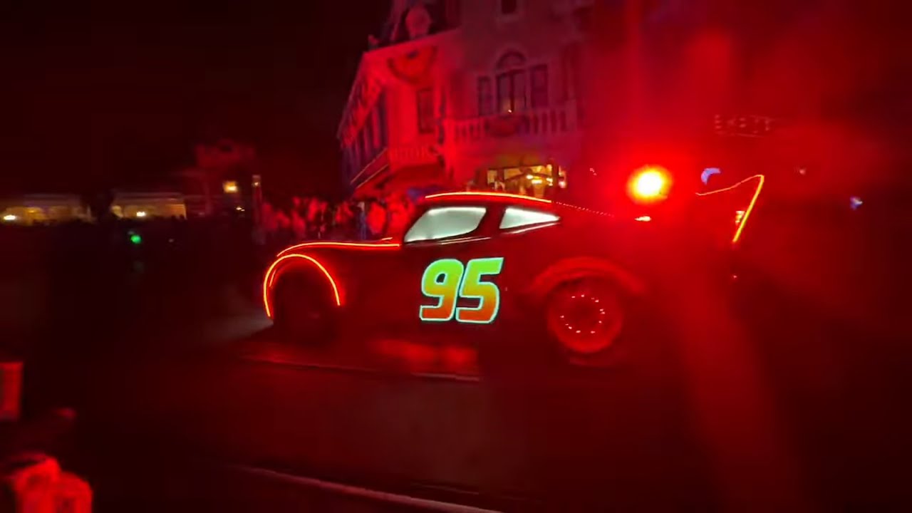paint the Night Parade / Disneyland Preview 2025