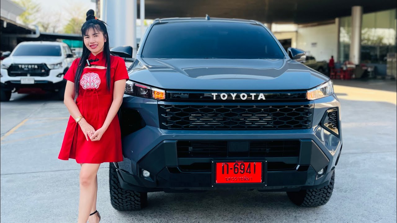 Travo 2.8 Smart AT Ash #สีเทา ฟรีชุดแต่งราคา 945,000