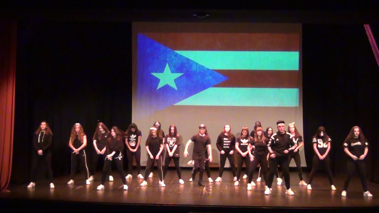 GALA DE NAVIDAD 2017 PRIMER PASE: Ghetto Gyals - Puerto Rico