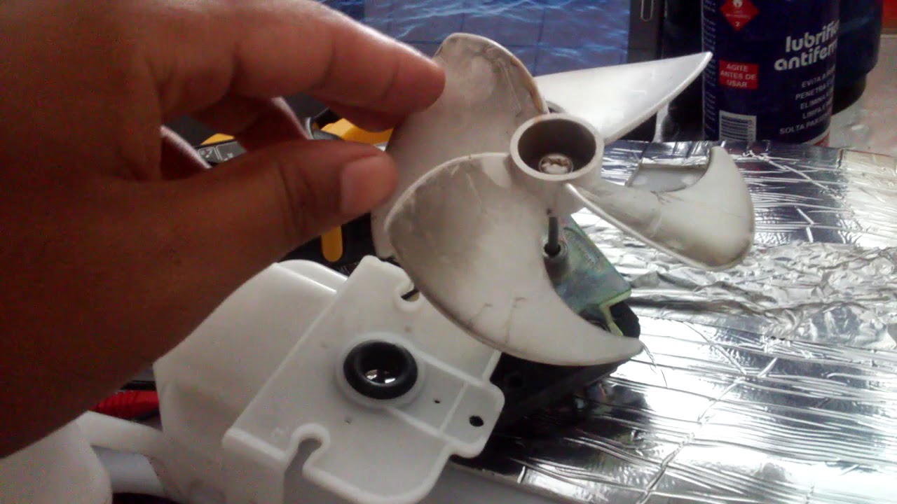 Geladeira não gela parte de baixo moto ventilador travado