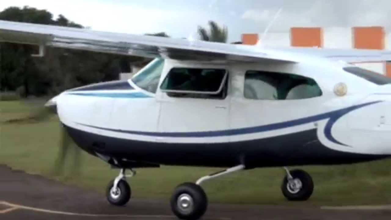 Cessna 210 Vôo Rasante