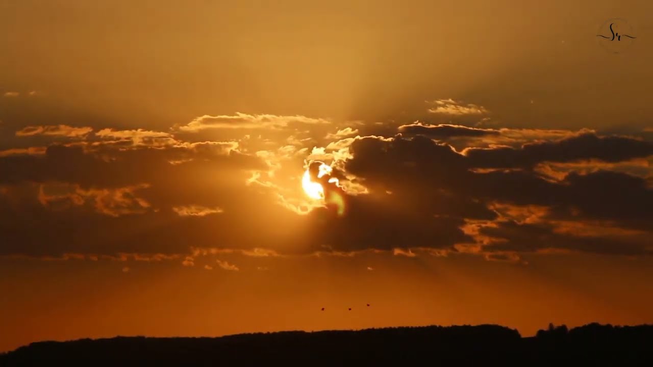 Nature's Simplicity: Piano Music with Stunning Nature Scenery