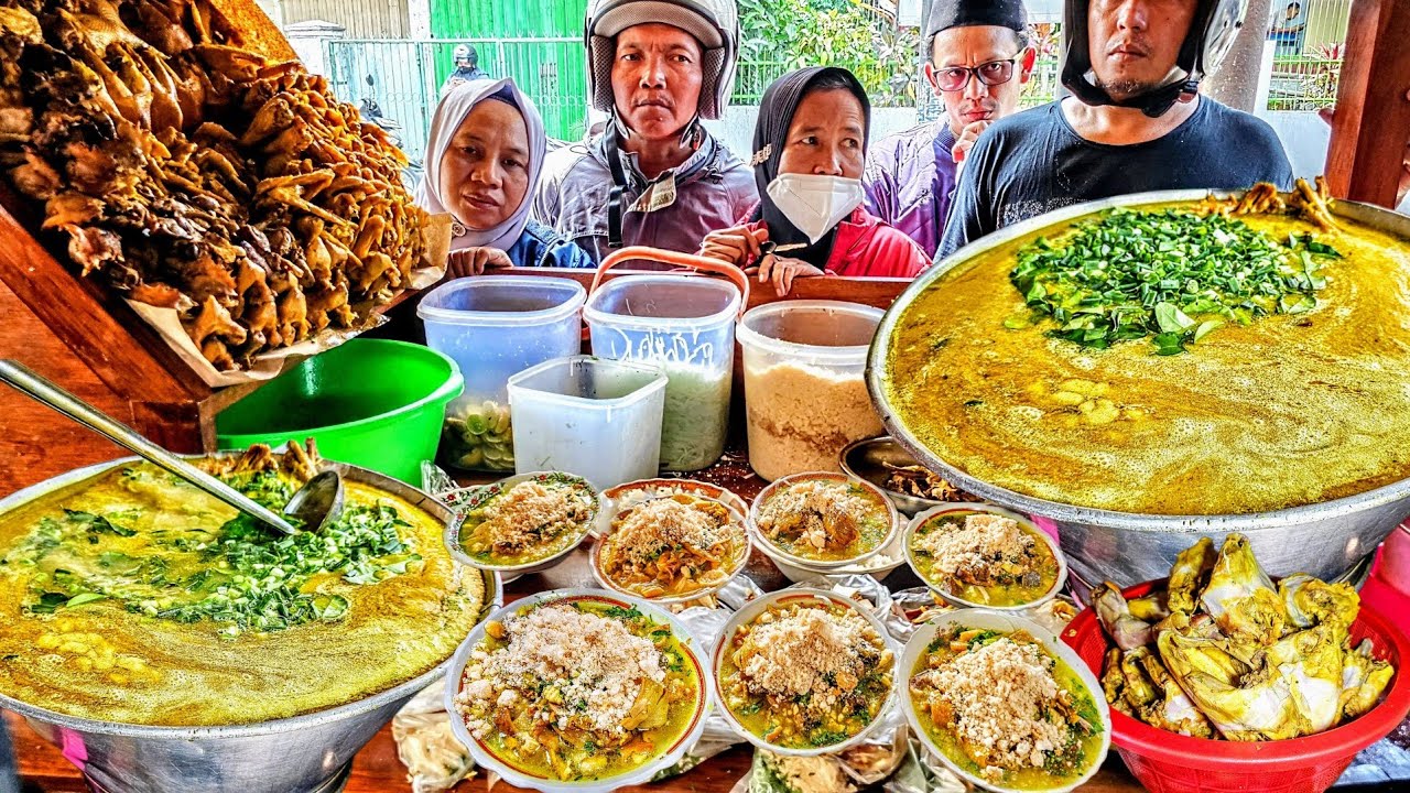 CUMA 12 RIBU AMBIL SEPUASNYA, APA GAK RUGI?? SOTO PALING VIRAL DAN BRUTAL - Soto Pak Boneng Malang