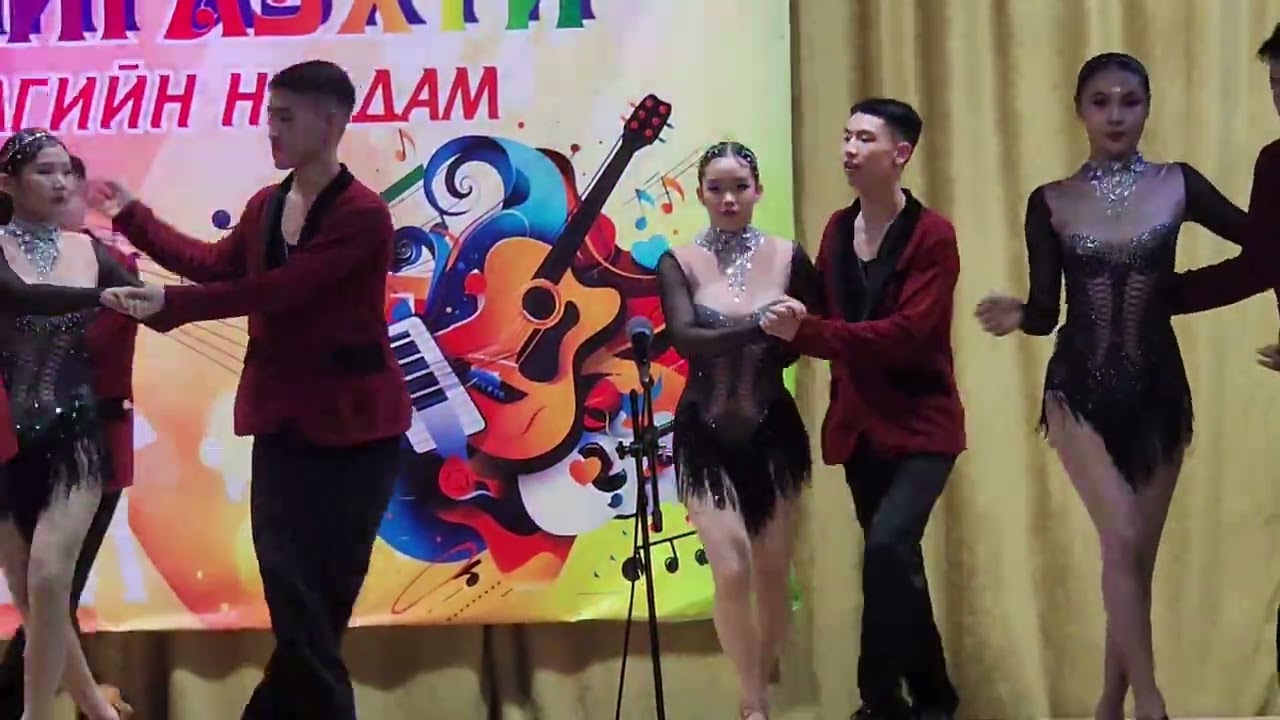 Эгшиглэхүй-2024 Т.Батчимэг багштай 12б анги-Хамтлаг бүжиг