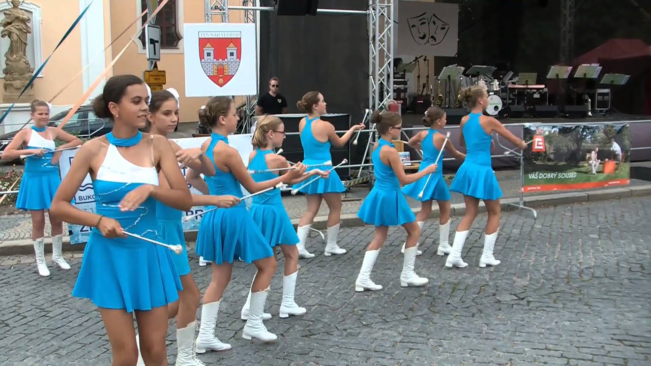 Mažoretky II - 10. VLTAVOTÝNSKÉ SLAVNOSTI MĚSTA 2015