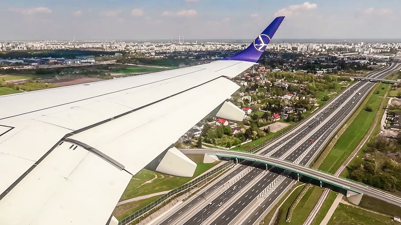 LOT Polish Airlines Embraer ERJ-195 WINDY LANDING at Warsaw Chopin Airport (WAW)