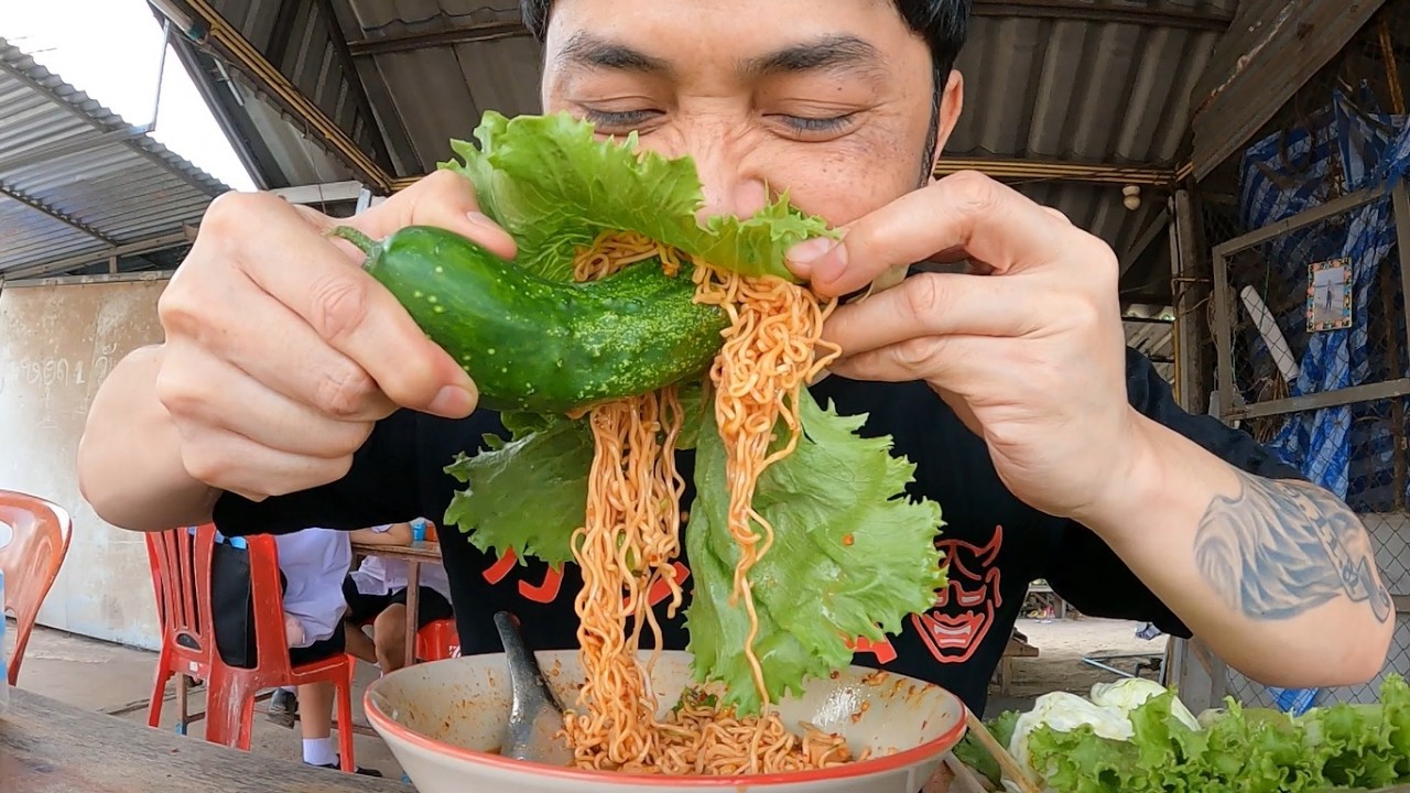 ก๋วยเตี๋ยวกากหมู641