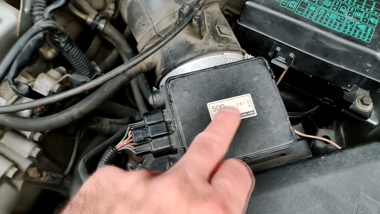 Плохо тянет и долго заводится? Замена ДМРВ Mitsubishi Carisma!