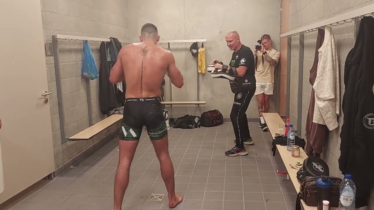 Thian de Vries High kicks Enfusion