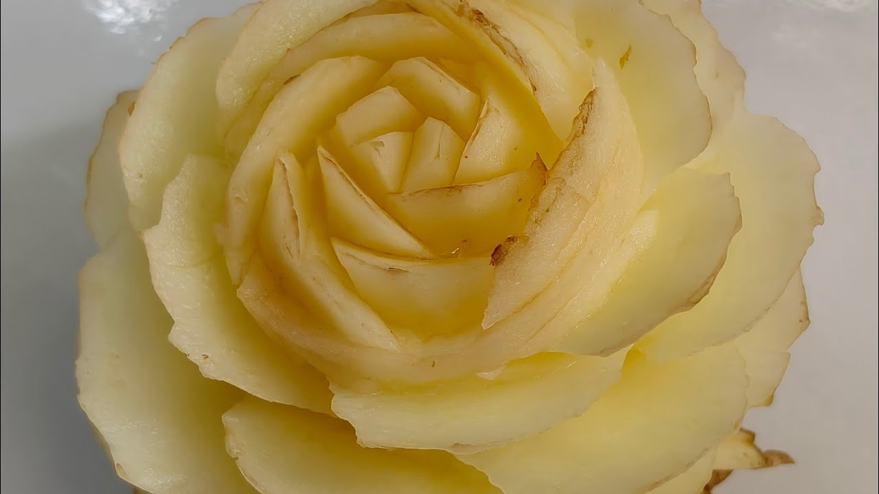 jeetu chef fruit carving  is live potato carving design