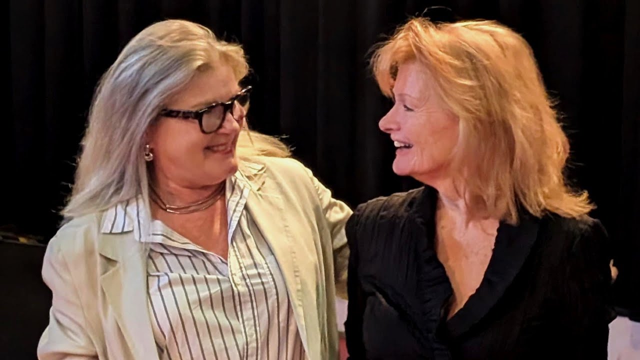 Gertie Honeck & Kate Mulgrew: Füße, Fotos und Synchronfeinheiten zur Kathryn-Janeway-Hörbuchpremiere
