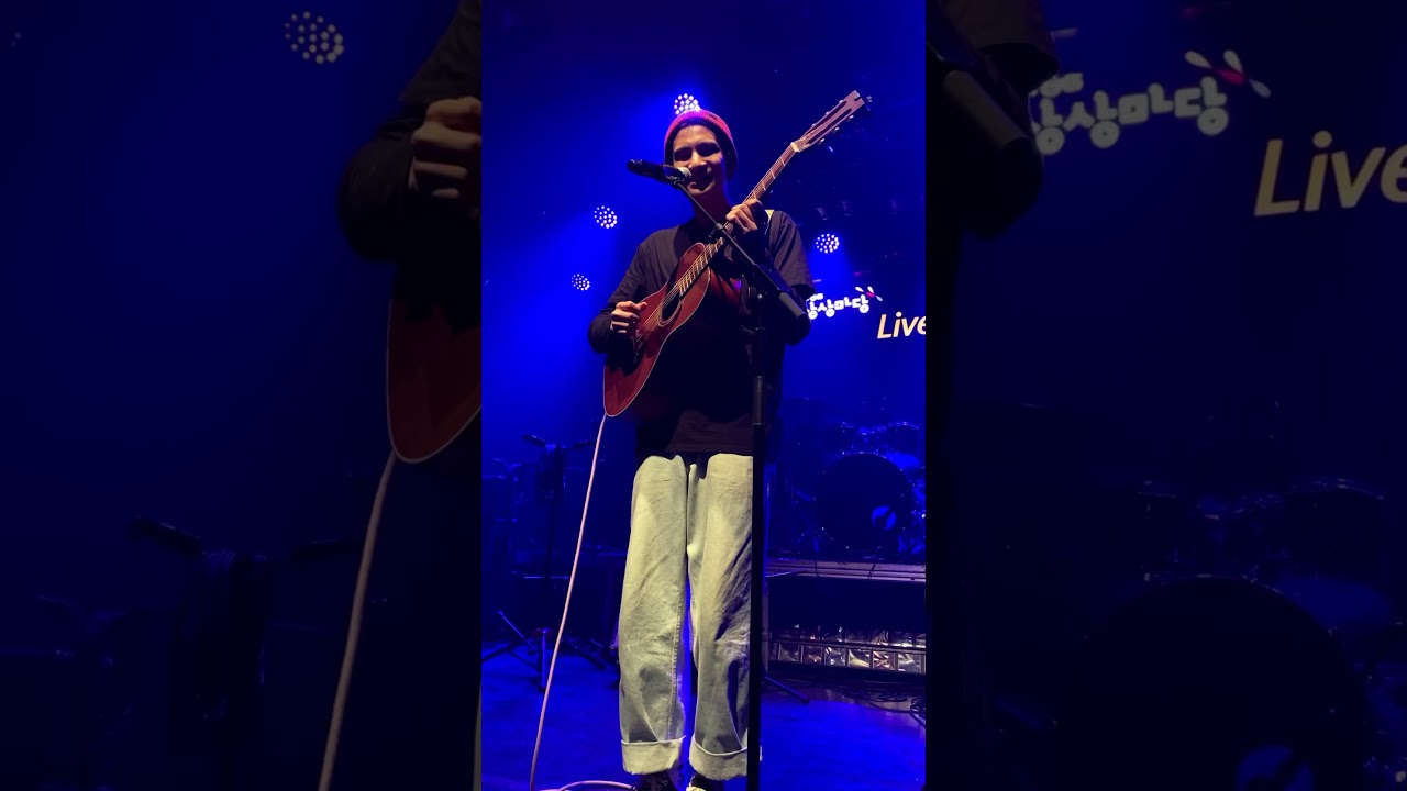 191129 ASIAN POP STAGE Phum Viphurit - Softly Spoken (solo Live in Korea)