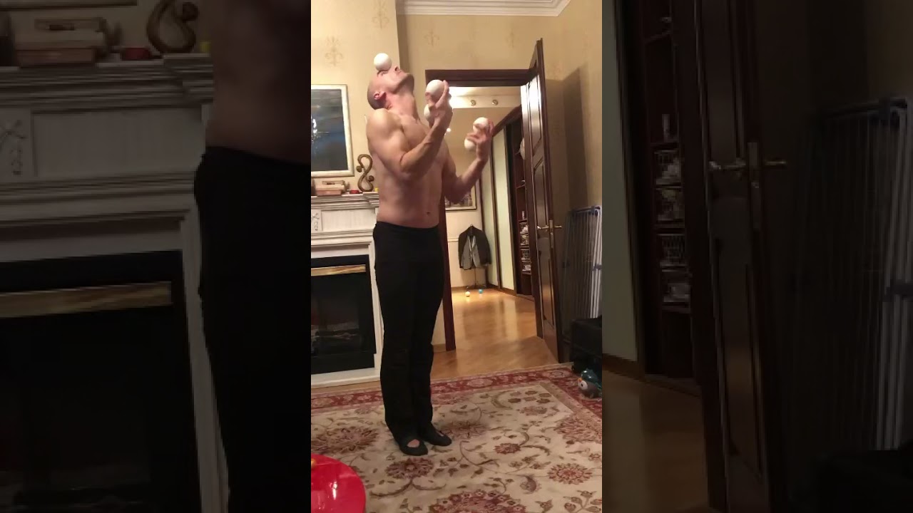 Juggling with little Leo - too Cute not to share 😍