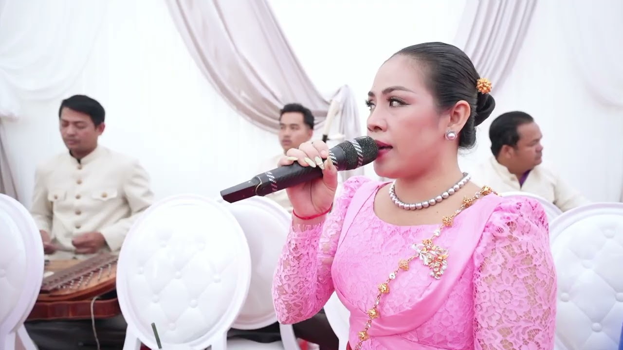 live 8ការសាលីនិងប៊ួយ