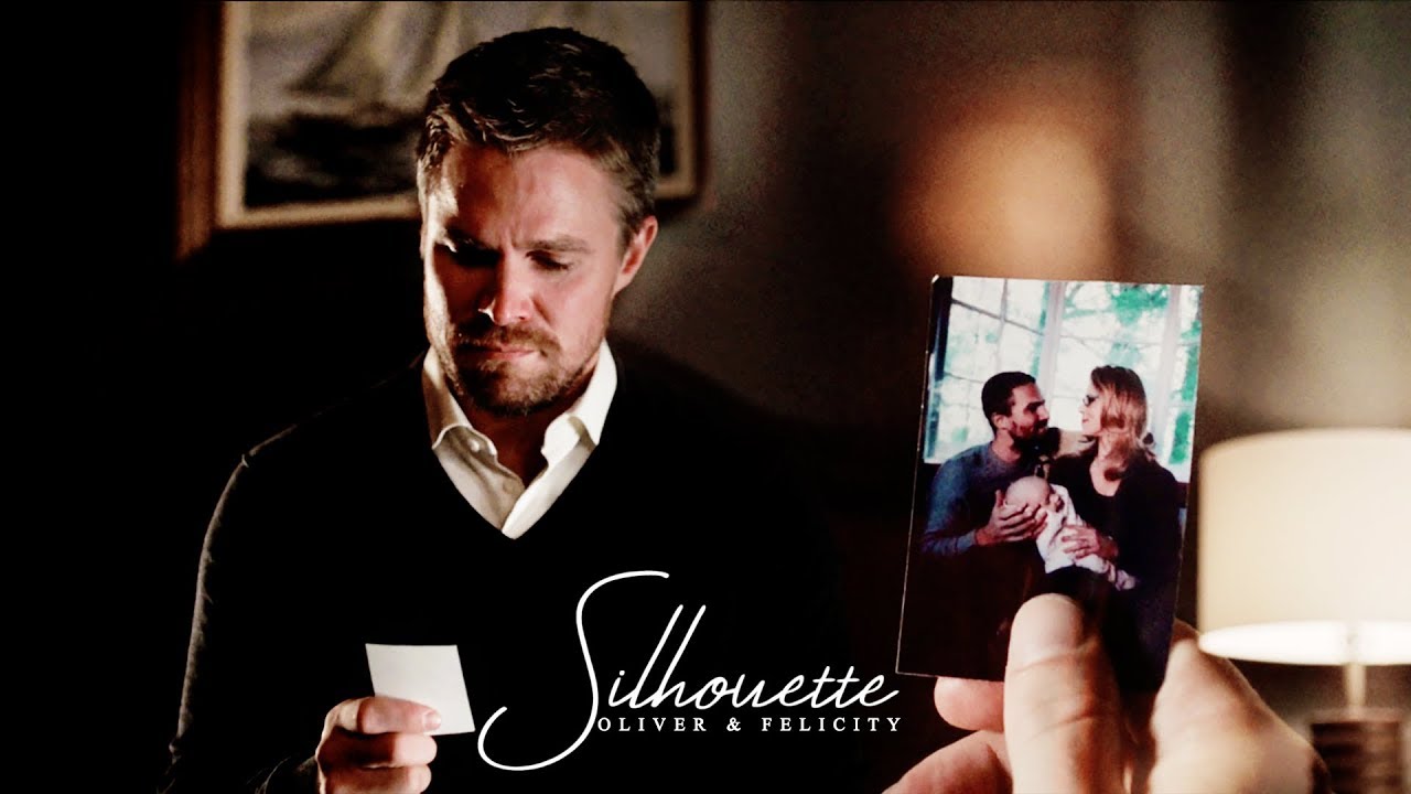 oliver & felicity | silhouette “it’s supposed to be red” (+8x01)