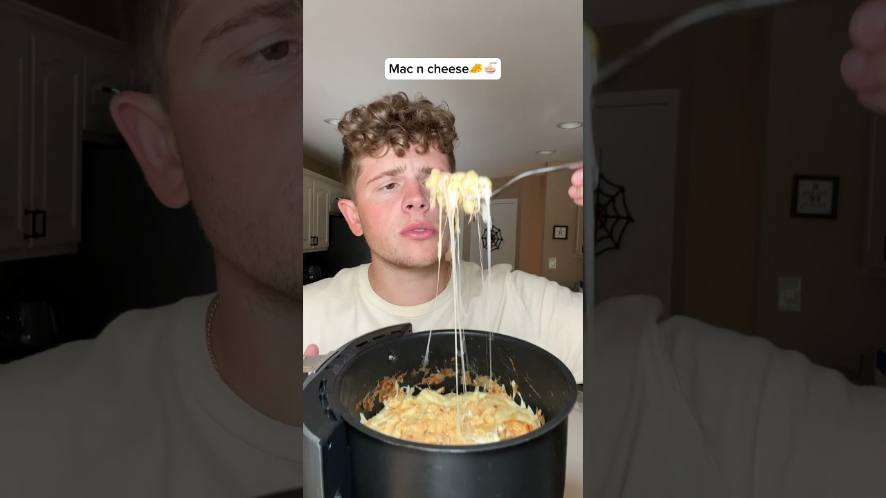 Eating the world’s cheesiest mac n cheese for the day!