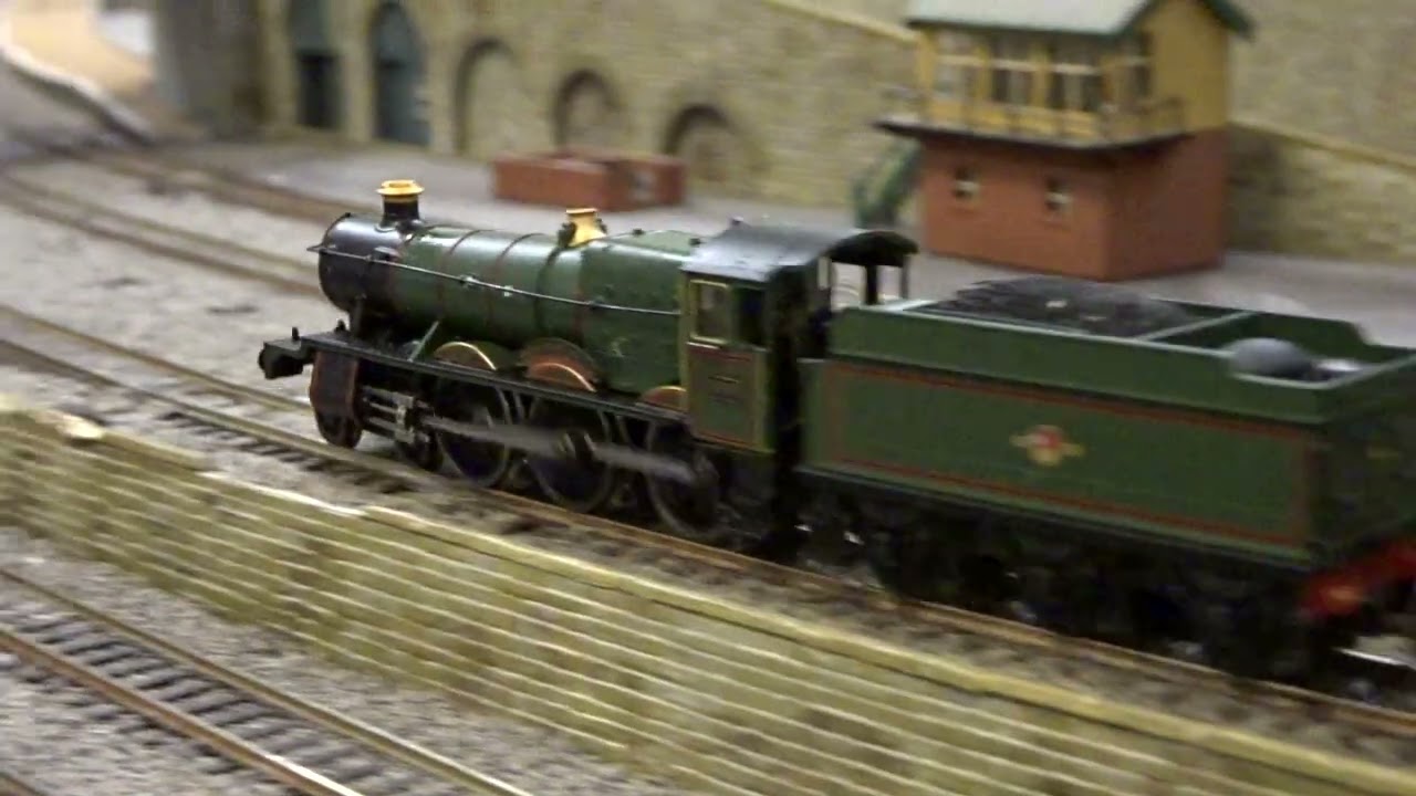 The B.M.Rly.S on N Gauge Layout - The GWR Hall Class No.5999 'Wollaton Hall' with Passenger Train.