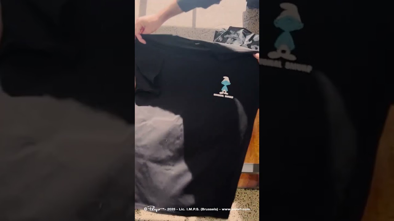 UNBOXING of the new Threadheads x The Smurfs Classics out now.