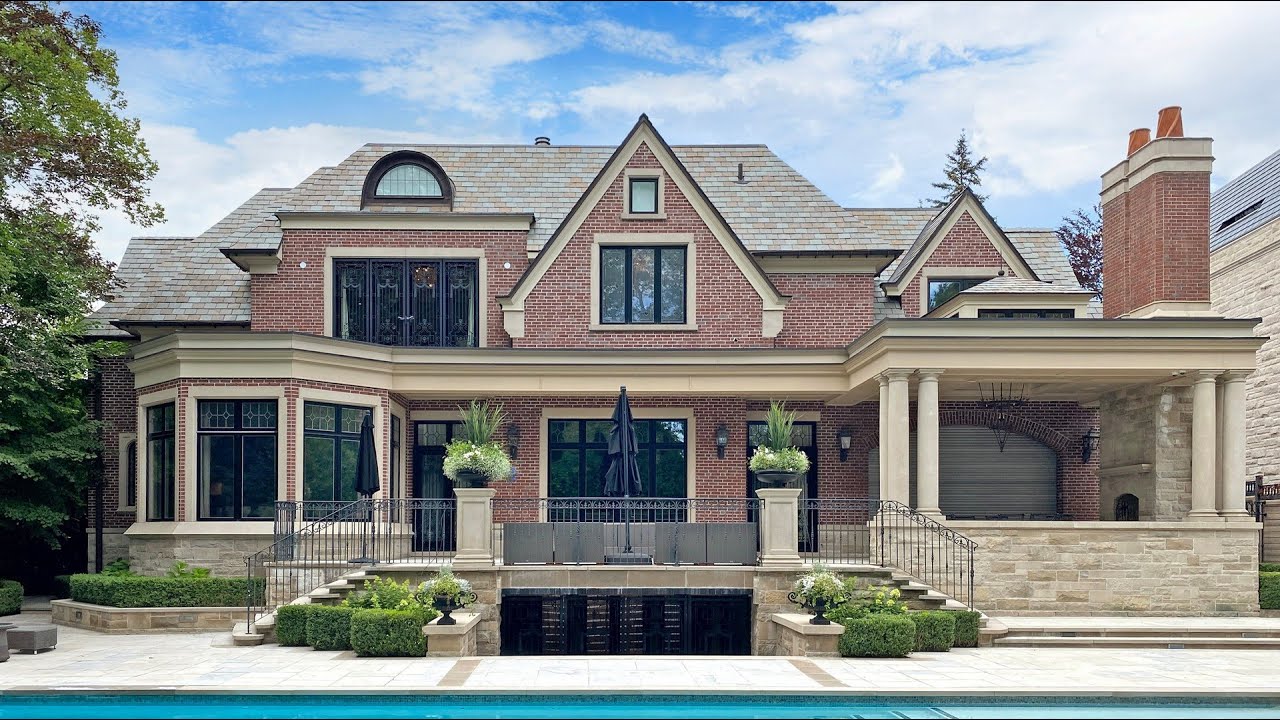 [Large property premium]15 Chieftain Cres Toronto ON