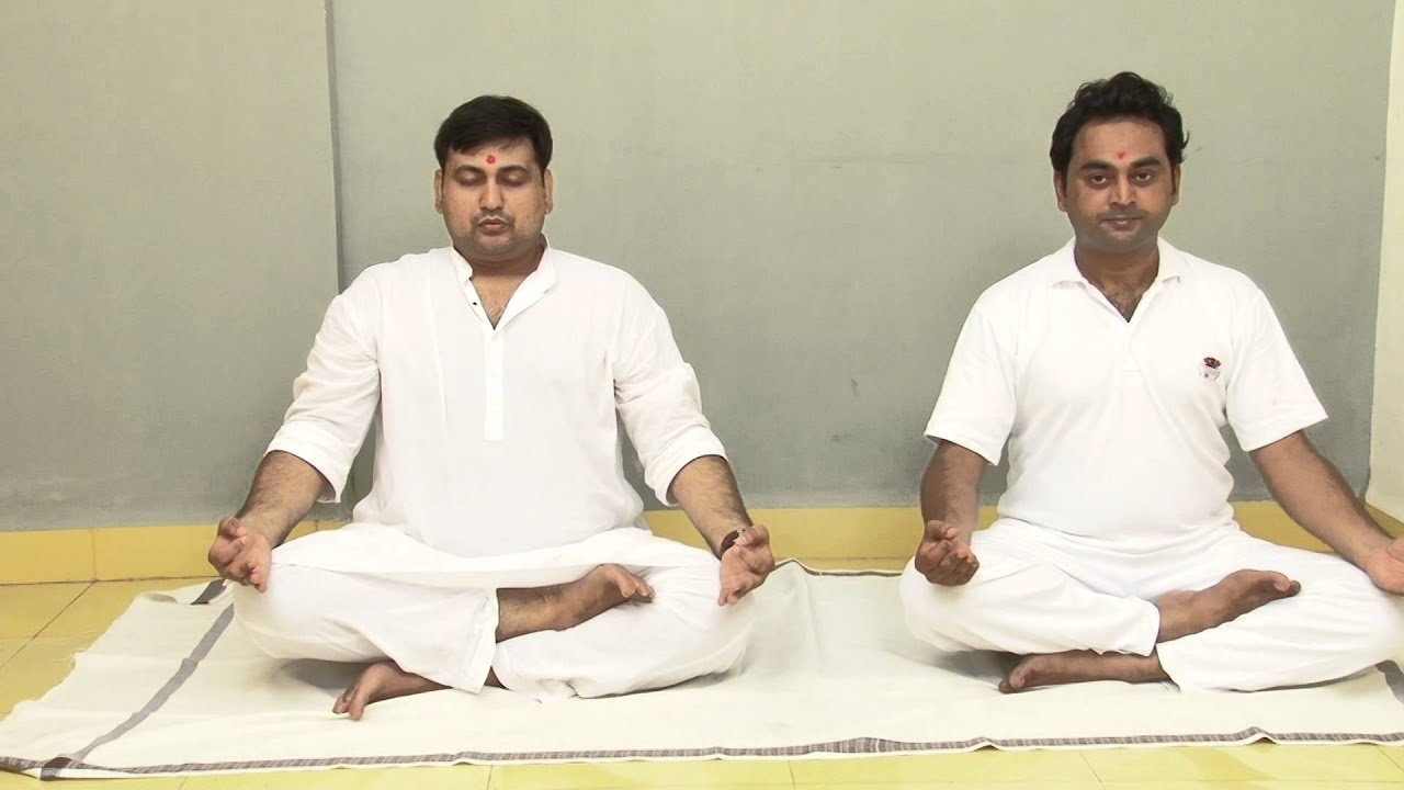 Health Benefits of Om Chanting Yoga Hindi