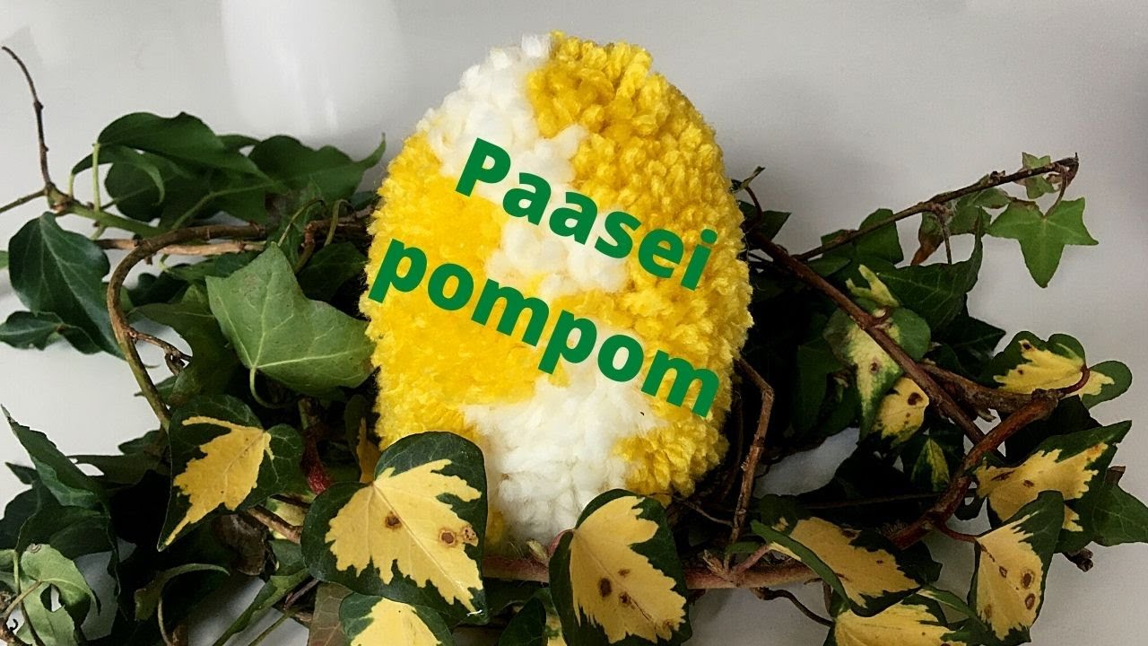 DIY pompom Easter egg