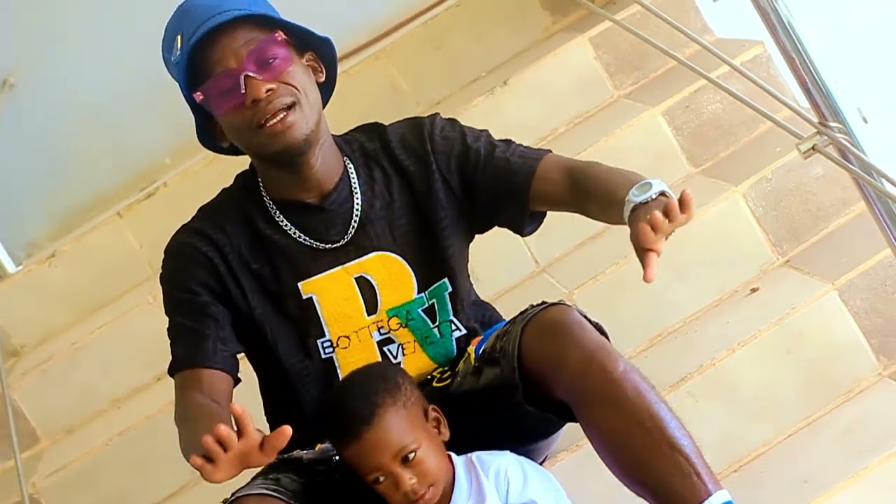 Ayton  Casaco...E koma Familia Makuedjera..by Tres Jota