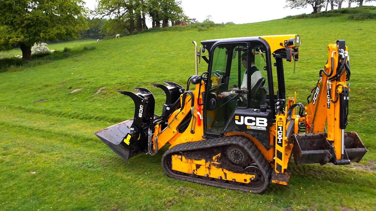 JCB 1CXT Backhoe Loader at work
