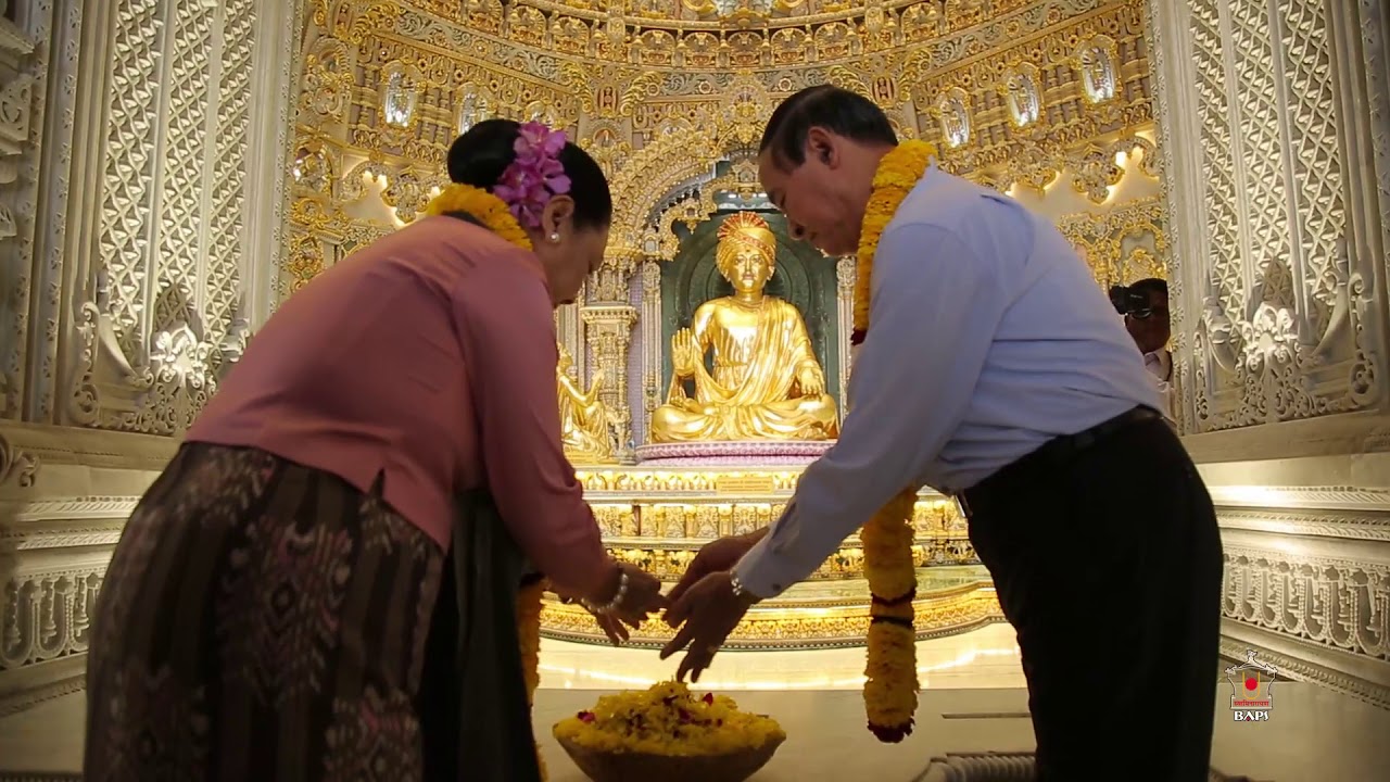 Myanmar President Win Myint Visits Swaminarayan Akshardham, Delhi, India