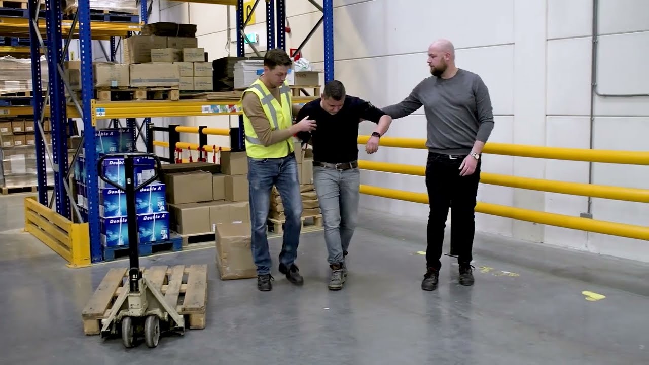 Veiligheidstip | Voorkom overbelasting door tillen | ✔️ BLOM opleidingen