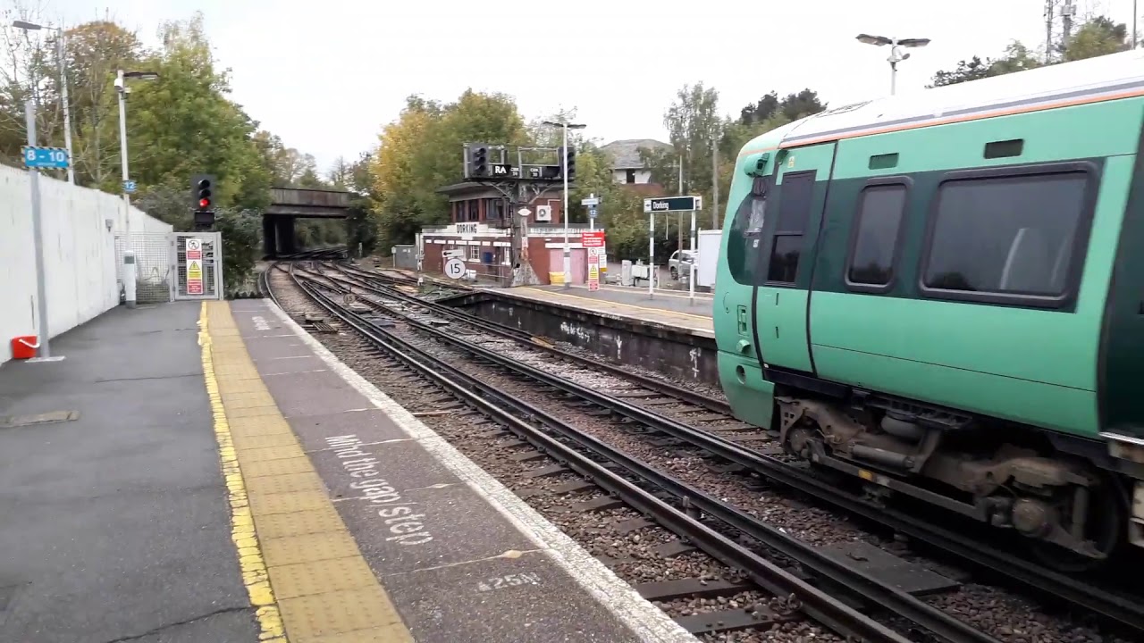 *1 tone* Southern Class 377 'Electrostar' 377702 departs P2 at Dorking (17/10/2020)