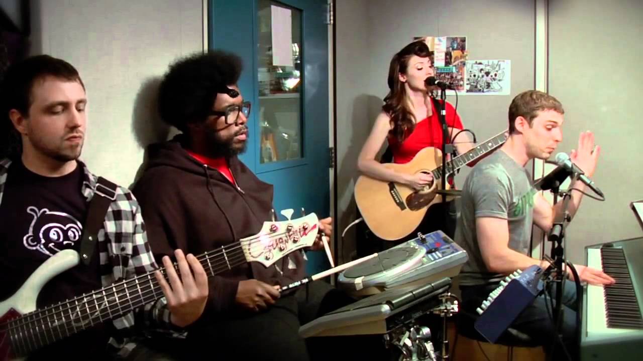 Super Bass - Nicki Minaj (Cover by @KarminMusic)