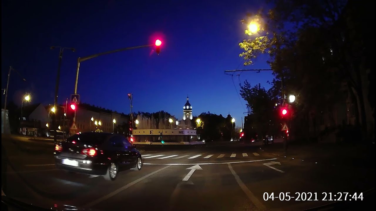 Traseu inserat pe malul Begai, centru Timisoara pe Bdul Revolutiei, Piata Traian, Iulius Town